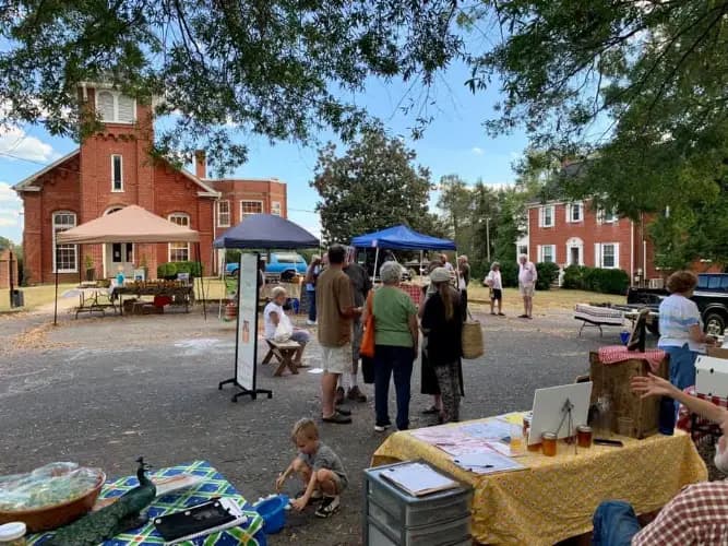 2nd Street Farmers' Market