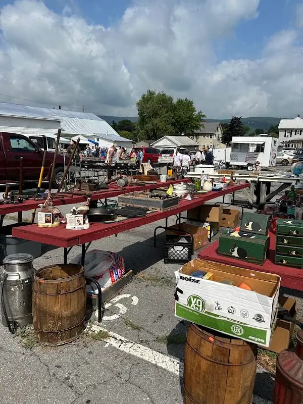 Belleville Farmers' Market & Livestock photo 2
