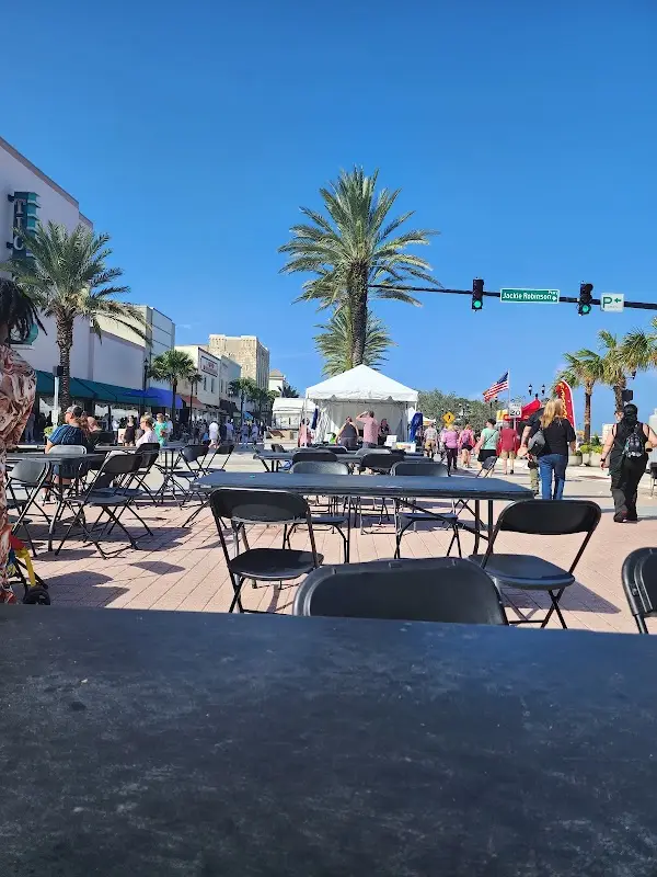 Daytona Beach Downtown Farmers' Market photo 2