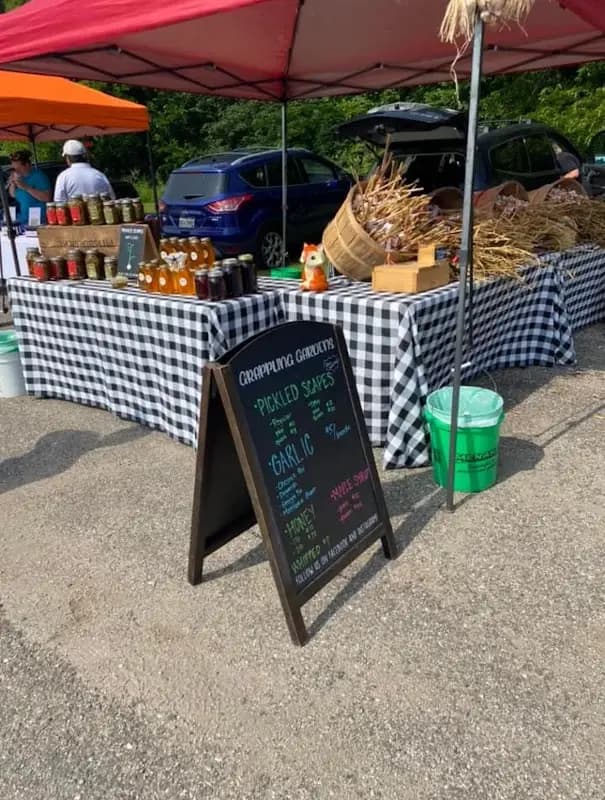 Delafield Farmes Market photo 2