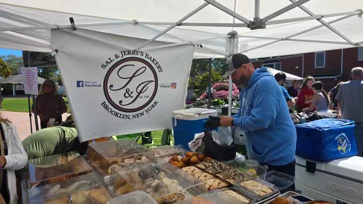 Farmingdale Farmers Market photo 2