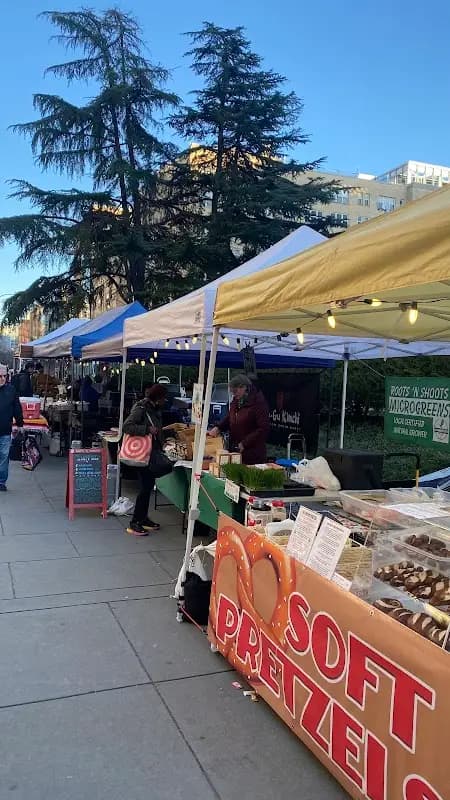 Foggy Bottom FRESHFARM Market