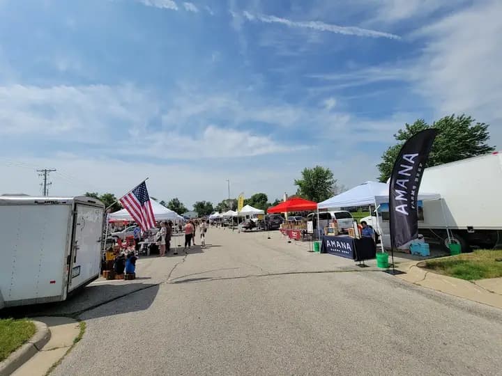 Hiawatha Thriftway farmers market