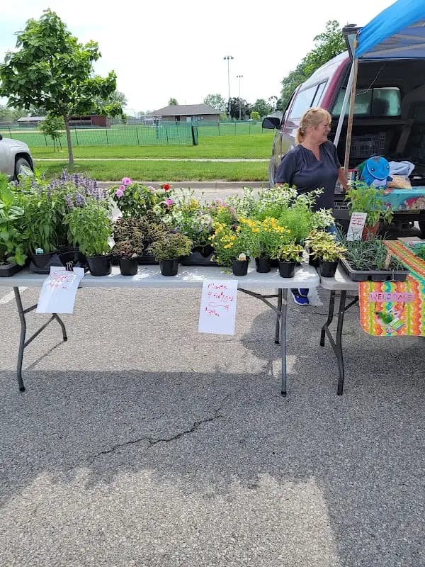 Hiawatha Thriftway farmers market photo 2