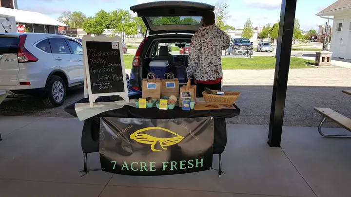 Hutchinson Farmers' Market photo 2