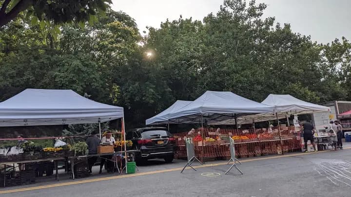 Inwood Greenmarket photo 2