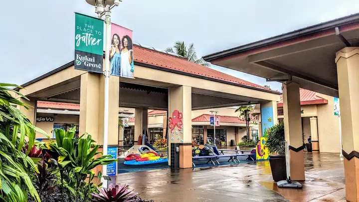 Kukui Grove Shopping Center Farmers Market