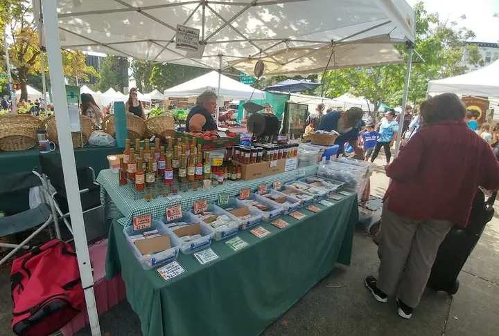 Lane County Farmers Holiday Market