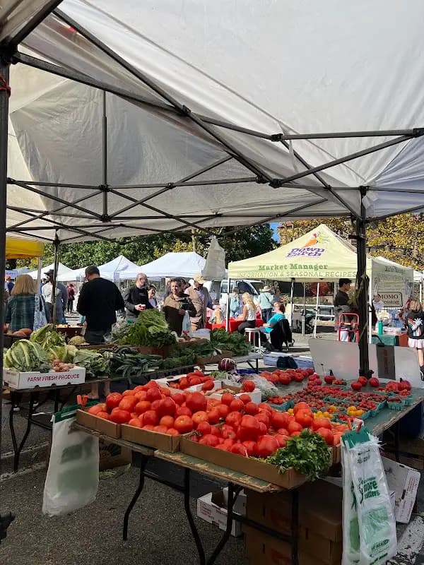 Larchmont's Down to Earth Farmers Market photo 2