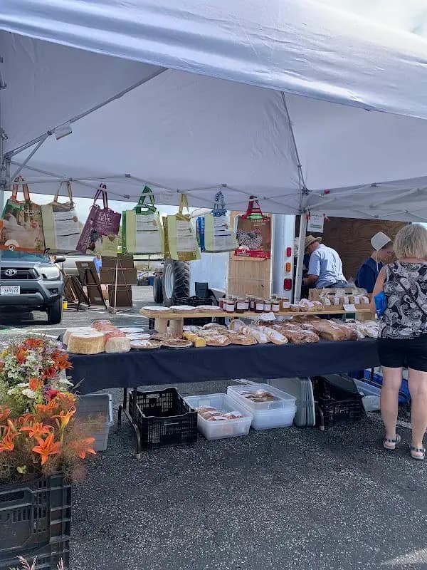 Manitowoc Farmers' Market photo 2