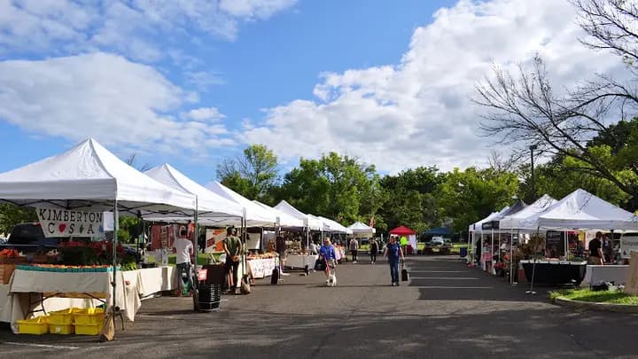MORGAN LOG HOUSE FARM MARKET