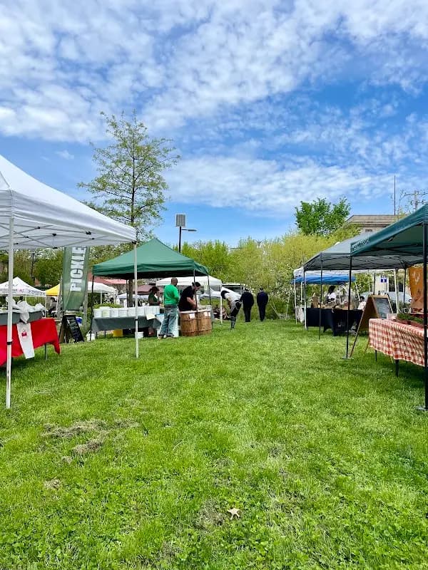 Newburgh Farmers Market at Downing Park photo 2