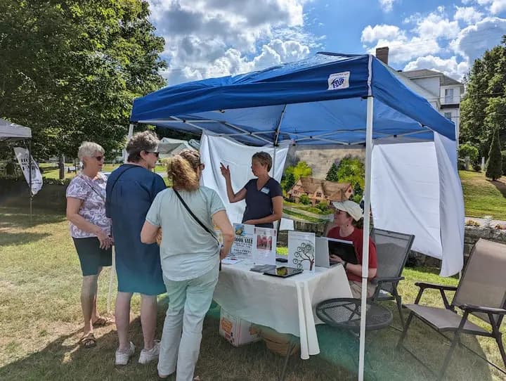 NORFOLK FARMERS’ MARKET photo 2