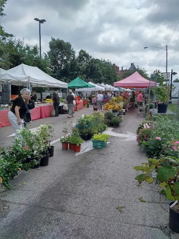 North Union Farmers Market at Chagrin Falls