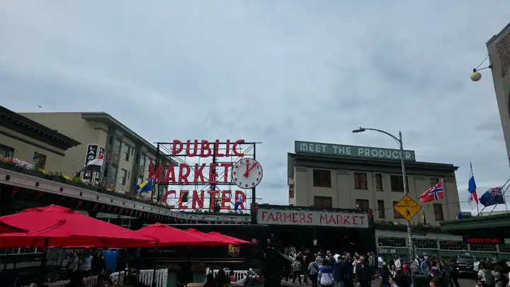 Pike Place Market - Evening Farmers Market