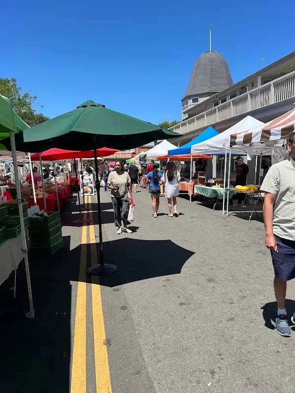 Pleasanton Farmers' Market photo 2