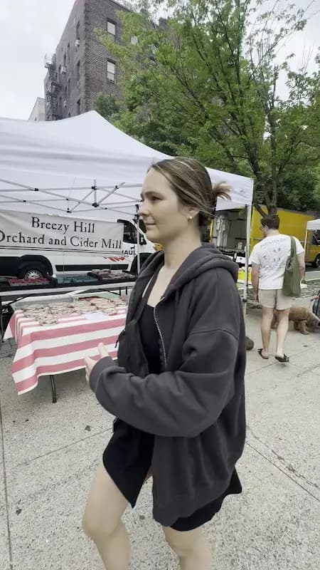 Sunnyside Greenmarket photo 2