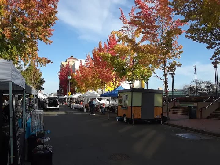 Tacoma Farmers Markets - 6th Avenue