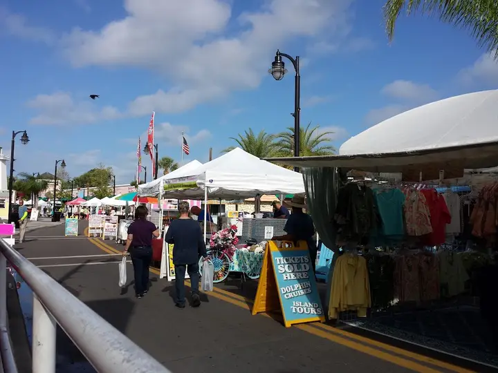 Tarpon Sunday Market