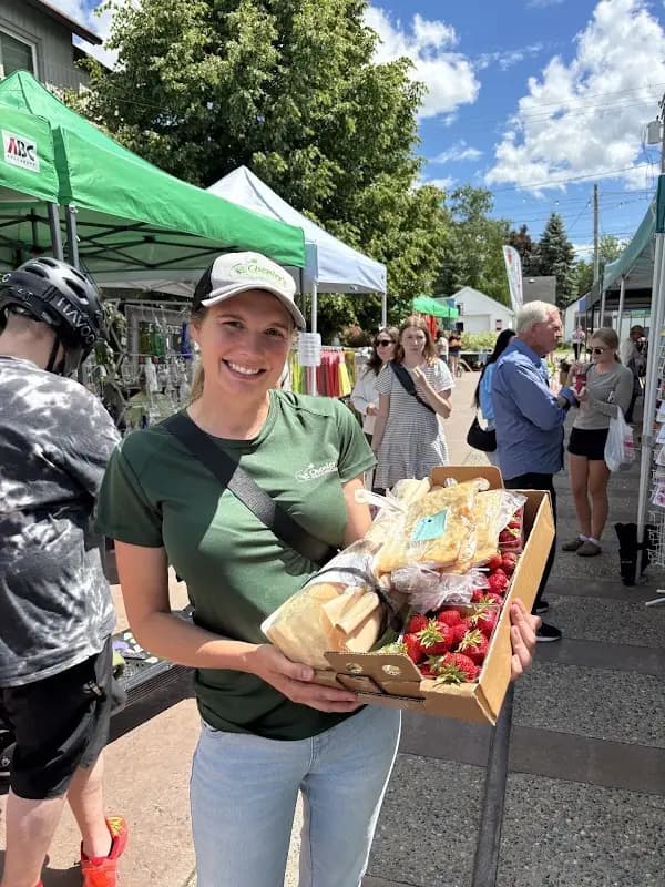 The City of Gladstone Farmers Market & Street Fair photo 2