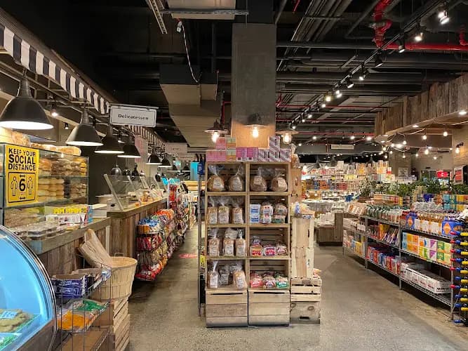 UpStreet Market Hudson
