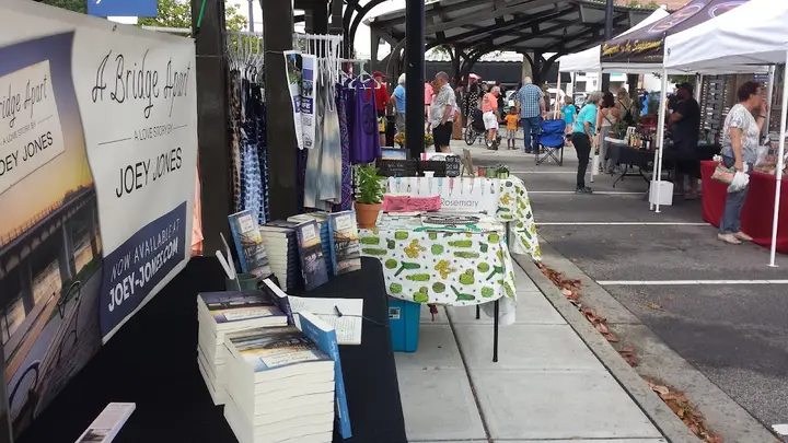 Uptown Umbrella Market