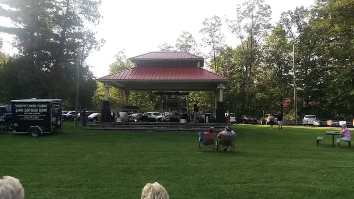Walden Farmers Market at Woosters Grove