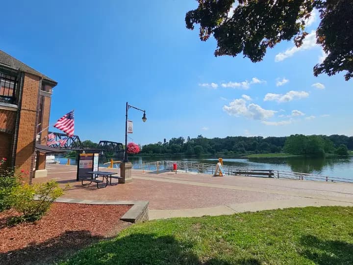 Waterford Harbor Farmers Market photo 2