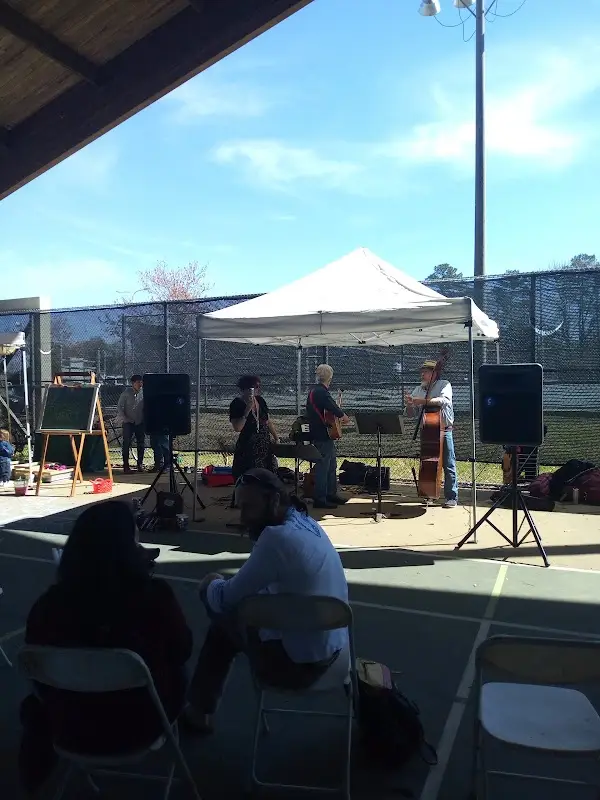 West Broad Farmers Market and Garden